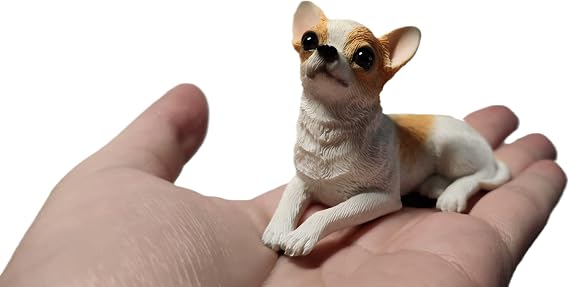 1Pcs 2 inches Mini Resin Chihuahua Figurine Gifts, Mini Dog Memorial Gifts, Dog Figurines, Car Decor, Collectible Chihuahua Statue Figure Sculpture, Gifts for Chihuahua Lover (Yellow-White)