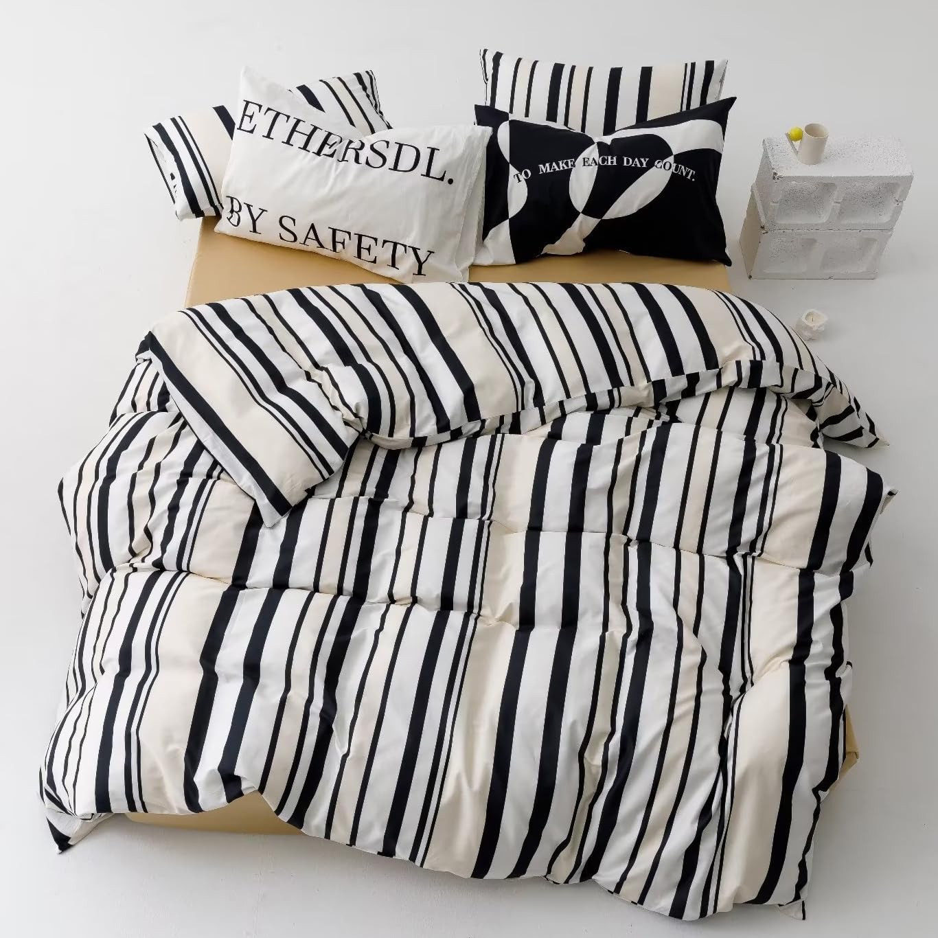 KAREVER Striped Comforter Set Full Black and White Comforter Men Women Modern Chic Stripes Bed Comforters Beige Black Striped Full Ticking Bedding Comforter Set All Season Hotel Quality Bed Set