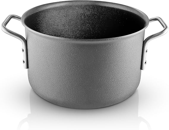 Eva Trio | Grey Line Pot 3.8 L 20 cm Ceramic Slip-Let Non-Stick Coating | The Ideal Pot for Everyday Use Large Enough to Cook Stews, Pasta & Vegetables | Grey