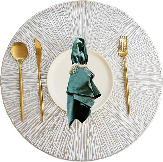 Round Placemats for Dining Table Set of 4, Hollow Out Easy to Clean Table Mats Heat Resistant Wipeable Washable Non-Slip Placemats for Dining Kitchen Table Decorations Wedding (Silver)