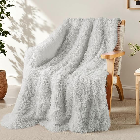 Exclusivo Mezcla Fluffy Faxu Fur Throw Blanket for Couch, Light Grey | Reversible Shaggy Sherpa Fleece Blankets, Fluffy Plush Warm Throw for Sofa, Home Decor, 50x60 Inches