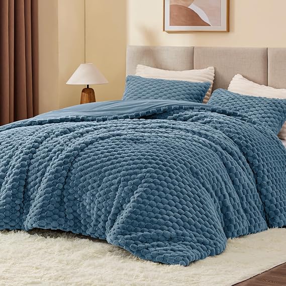 BEDELITE Fluffy Queen Comforter Set, Blue Fog Fleece Bed Set 3 Pieces | Soft & Warm, Luxury Fuzzy Bedding for All Season, Cozy Room Decor Aesthetic, 1 Marshmallow Comforter with 2 Pillowcases