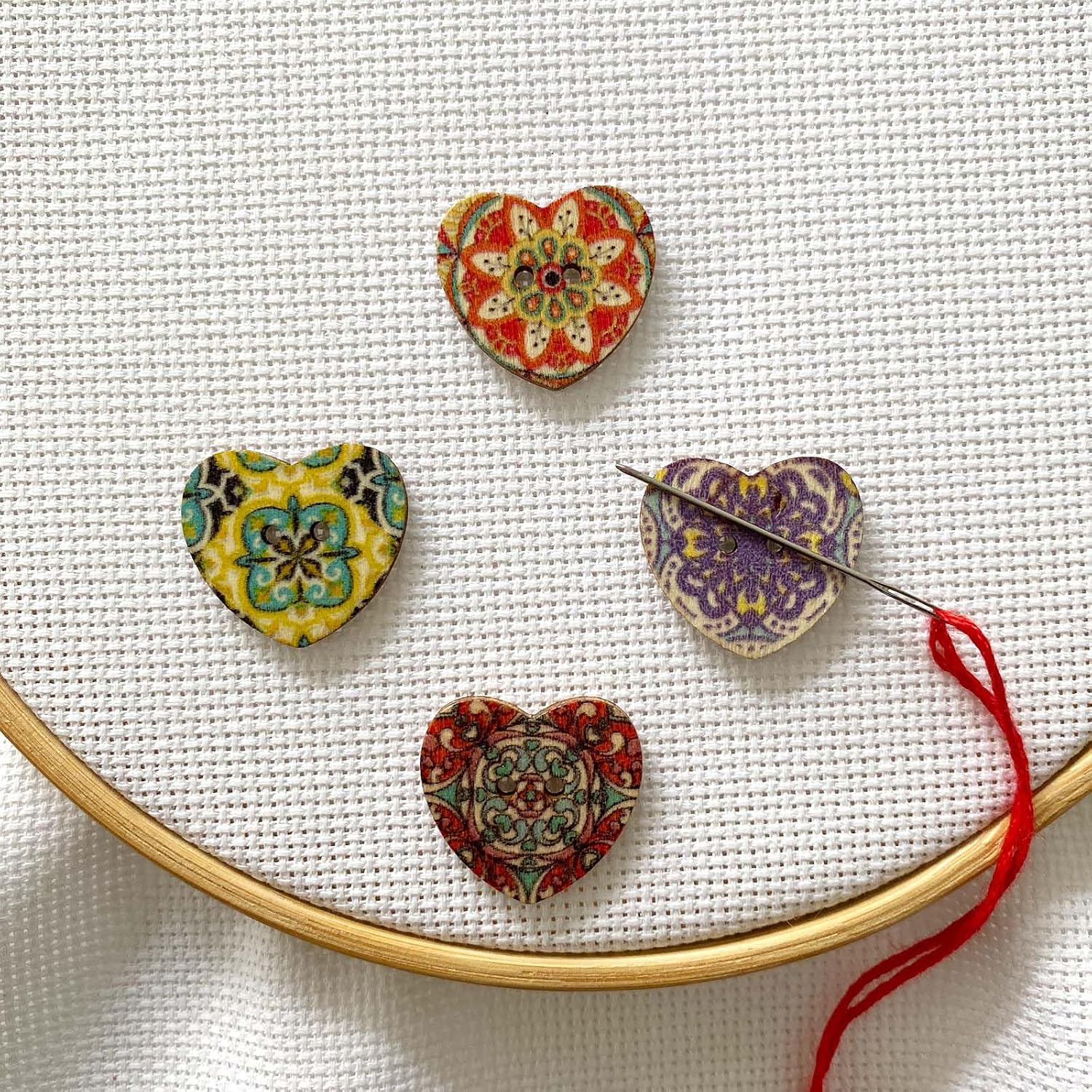 DPXWCCH 4 Pieces Heart Floral Needle Minders for Cross Stitch Wooden Magnetic Needle Keepers Embroidery Needlework Accessories