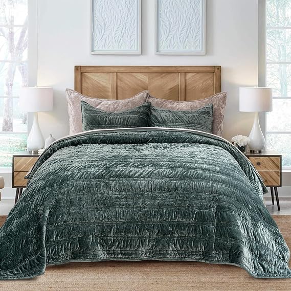 EverGrace Ruched Lightweight Velvet Quilt Set, King Size, Dark Green | Ruched Luxury Velvet Quilt, Ultra Soft Lightweight Comforter, Oversized Bedspread Coverlet for All Season, with 2 Shams