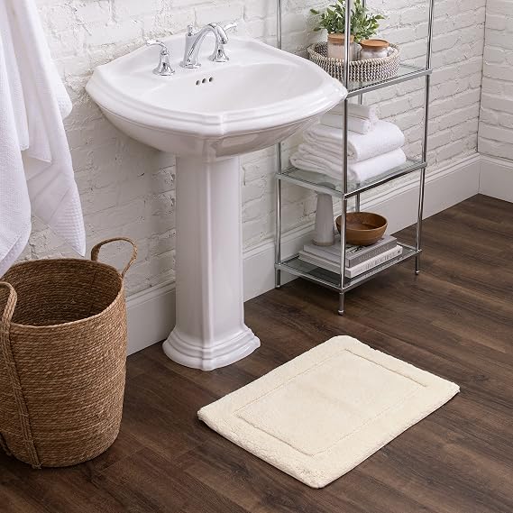 Mohawk Home Regency Parchment 1' 5" x 2' Bath Mat